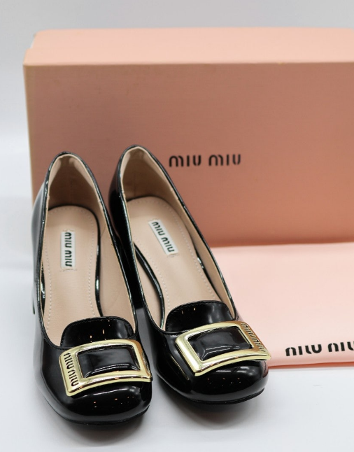 (국내배송) 미우미우 페이턴트 레더 펌프스