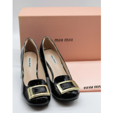 (국내배송) 미우미우 페이턴트 레더 펌프스