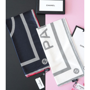 (국내배송) 샤넬 빅 써클 CC PARIS 로고 실크 스퀘어 스카프