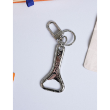 (국내배송) 루이비통 X 슈프림 실버 모노그램 오프너 백 참 & 키 홀더