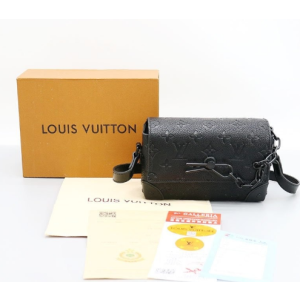 (국내배송) 루이비통 스티머 웨어러블 월릿 블랙 크로스백
