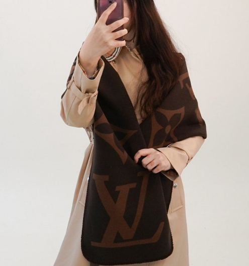 (국내배송) 루이비통 빅 모노그램 LV 리버서블 머플러