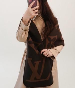 (국내배송) 루이비통 빅 모노그램 LV 리버서블 머플러