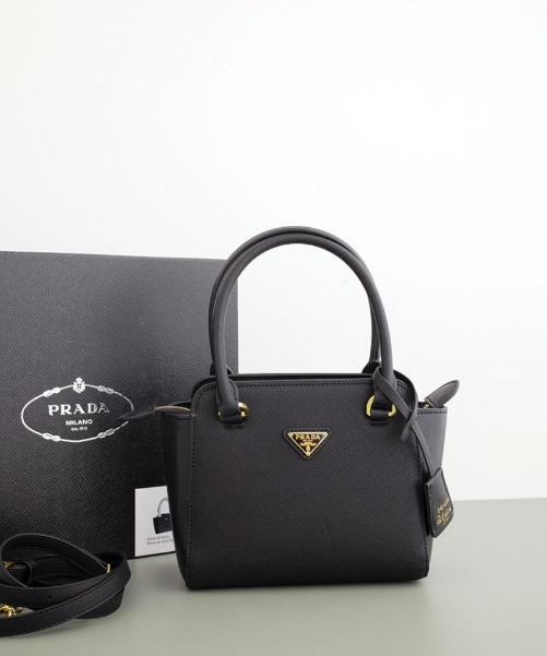 (국내배송) 프라다 트라이앵글 로고 사피아노 레더 미니 토트백