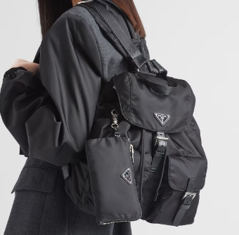 (국내배송) 프라다 리나일론 파우치가 달린 미디엄 백팩