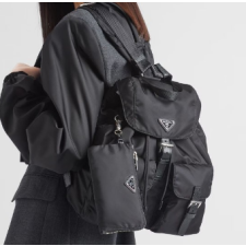 (국내배송) 프라다 리나일론 파우치가 달린 미디엄 백팩