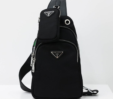 (국내배송) 프라다 삼각로고 리나일론 슬링백
