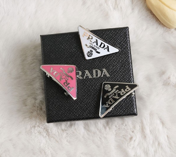 (국내배송) 프라다 삼각로고 헤어 핀