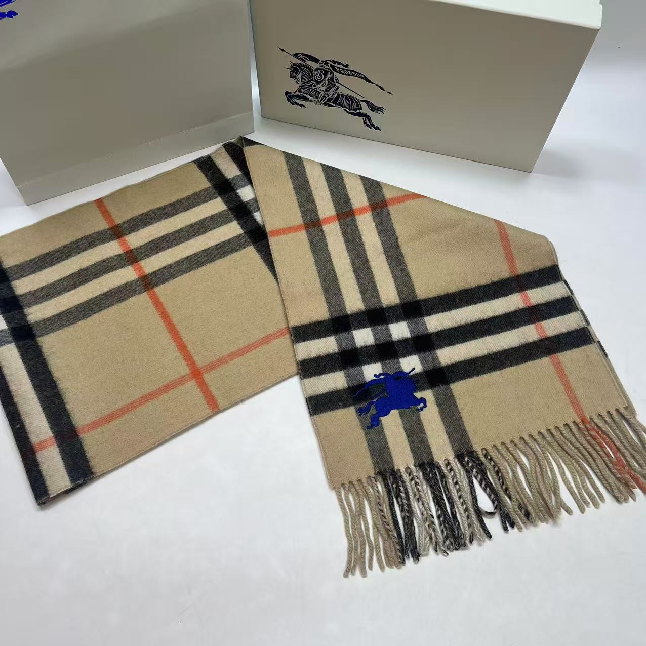 김*연님 버버리 목도리 검품 및 출고