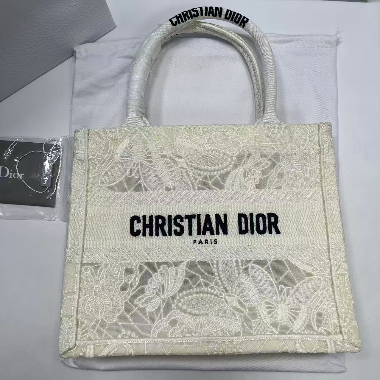 오*석님 디올 스몰 북토트백 검품 및 출고