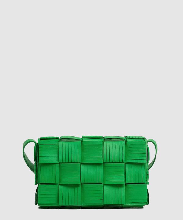 보테가베네타 프린지 카세트백 680698