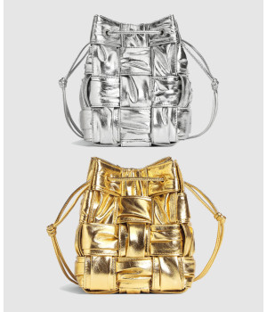 보테가베네타 스몰 카세트 버킷백 717187