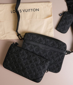 (국내배송) 루이비통 트리오 메신저 백