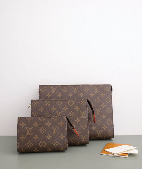 (국내배송) 루이비통 트리오 토일렛 모노그램 파우치