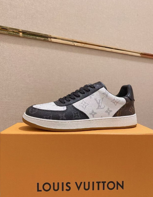 (국내배송) 루이비통 스니커즈 리볼리 남자 스니커즈