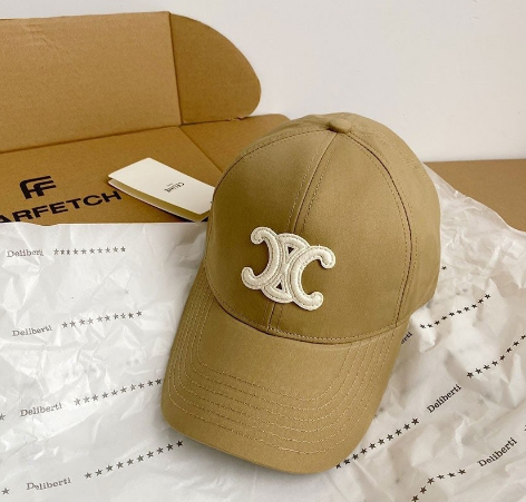 (국내배송) 셀린느 트리옹프 볼캡