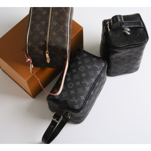 (국내배송) 루이비통 독 키트 파우치 백