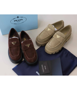 (국내배송) 프라다 여성 스웨이드 로퍼