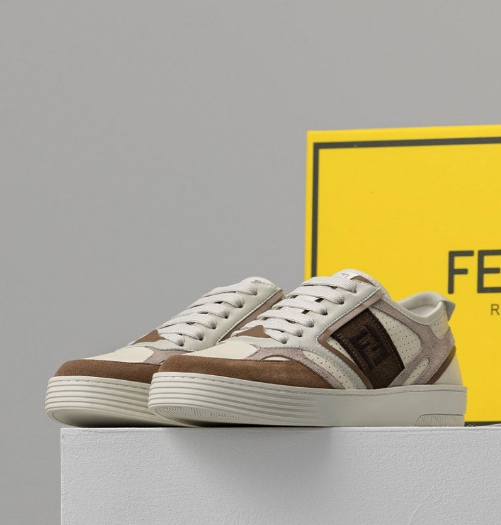 (국내배송) 펜디 스텝 스니커즈