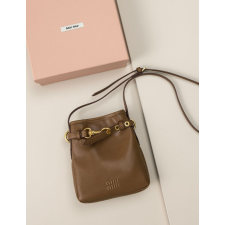 (국내배송) 미우미우 나파 가죽 파우치