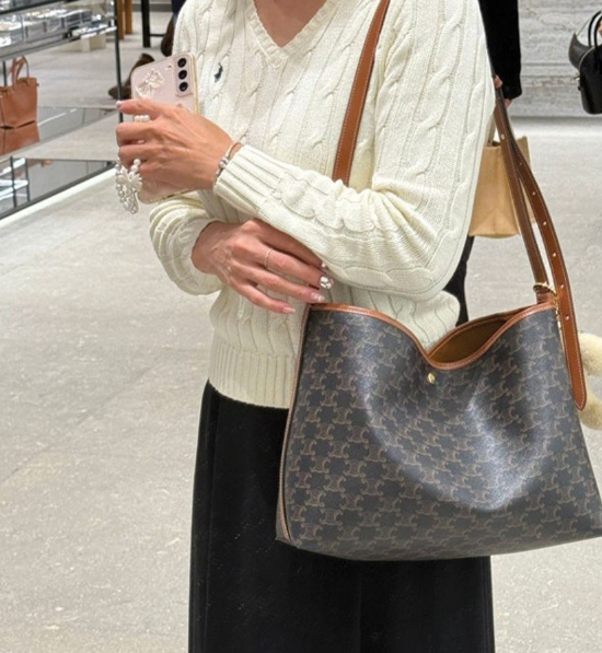 (국내배송) 셀린느 소프트 쇼퍼 백