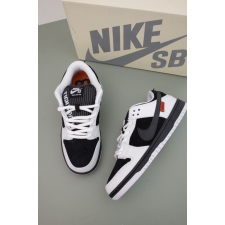 (국내배송) 나이키 Nike x Tightbooth SB Dunk Low Pro Black and White