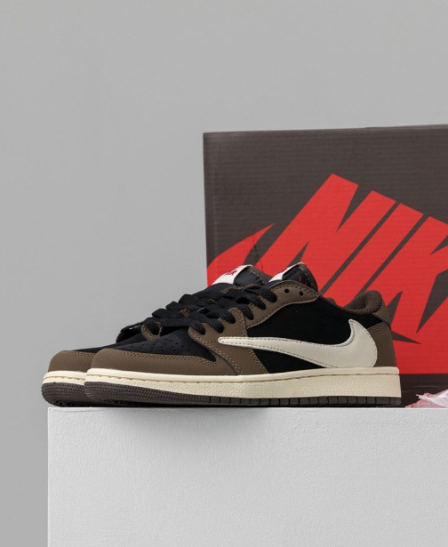 (국내배송) 나이키 X 트래비스 스캇 조던1 레트로로우 OG SP 콜라보 운동화