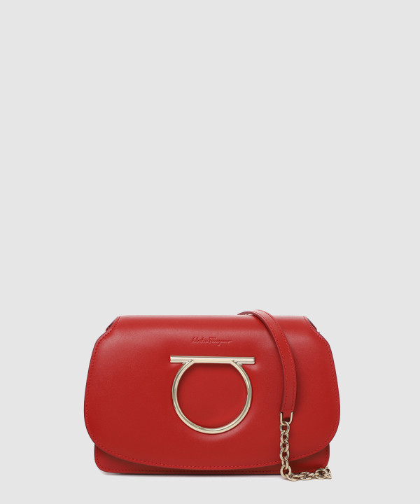 페라가모 간치니 플랩 미니 크로스백 22D293