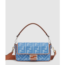 펜디 여성 FF 미디엄 데님 바게트백 데님 8BR600