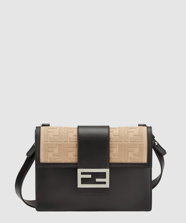 펜디 미디엄 플랫 바게트 크로스백 7VA524