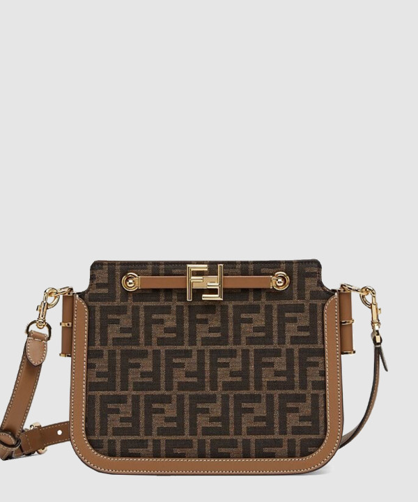 펜디 터치백 8BT349