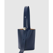 로에베 미디엄 페블 버킷백