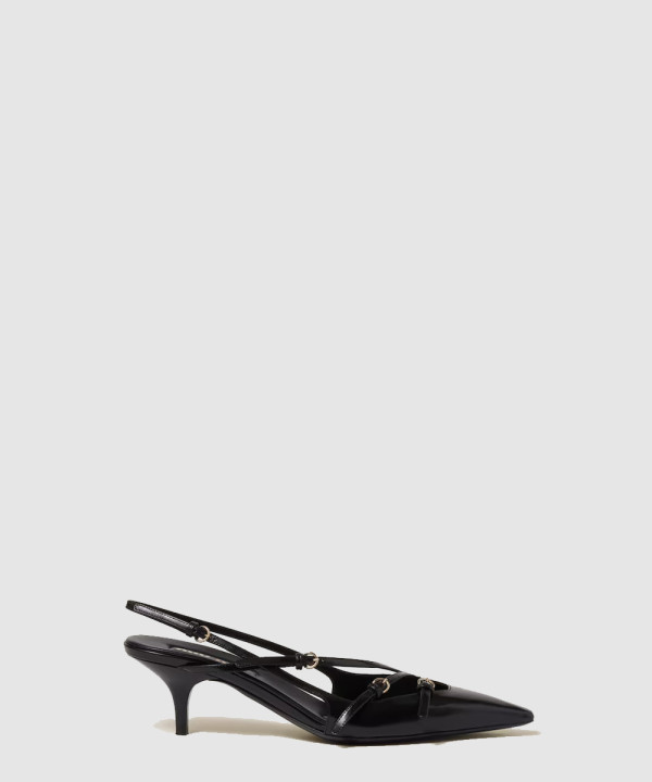 미우미우 버클 장식 브러쉬드 레더 슬링백 5I013E