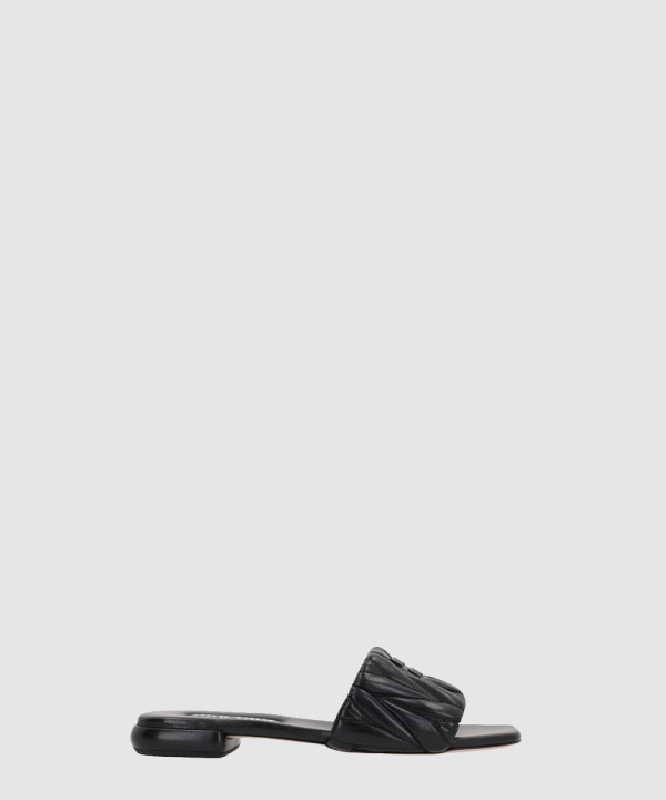 미우미우 마테라쎄 로고 나파 레더 슬라이드 5XX605