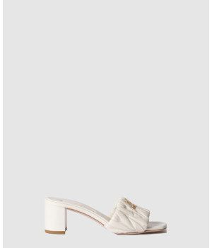 미우미우 마테라쎄 나파 가죽 슬라이드 5XX657