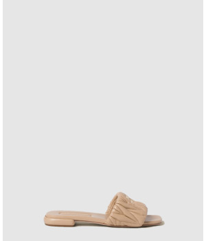 미우미우 마테라쎄 로고 나파 레더 슬라이드 5XX605