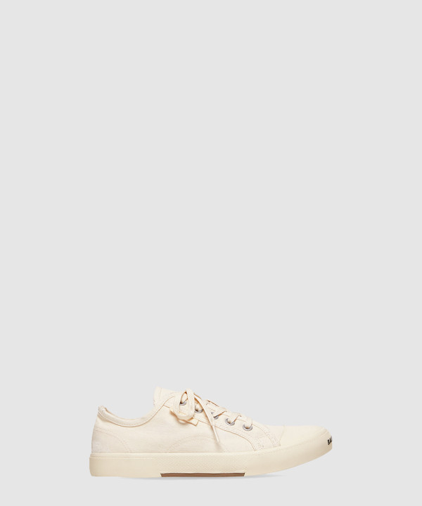 발렌시아가 파리스 로우탑 스니커즈 693952