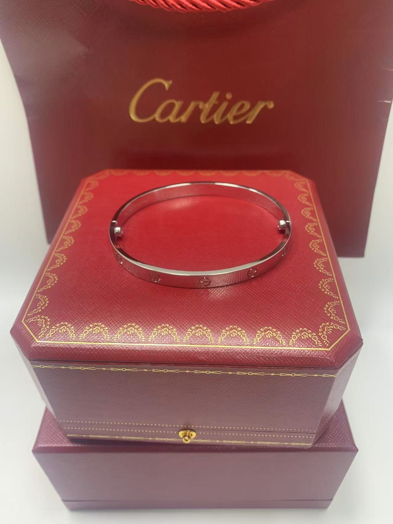 2026년 1월 24일 박*영님 까르띠에 러브 브레이슬릿 검품 및 출고