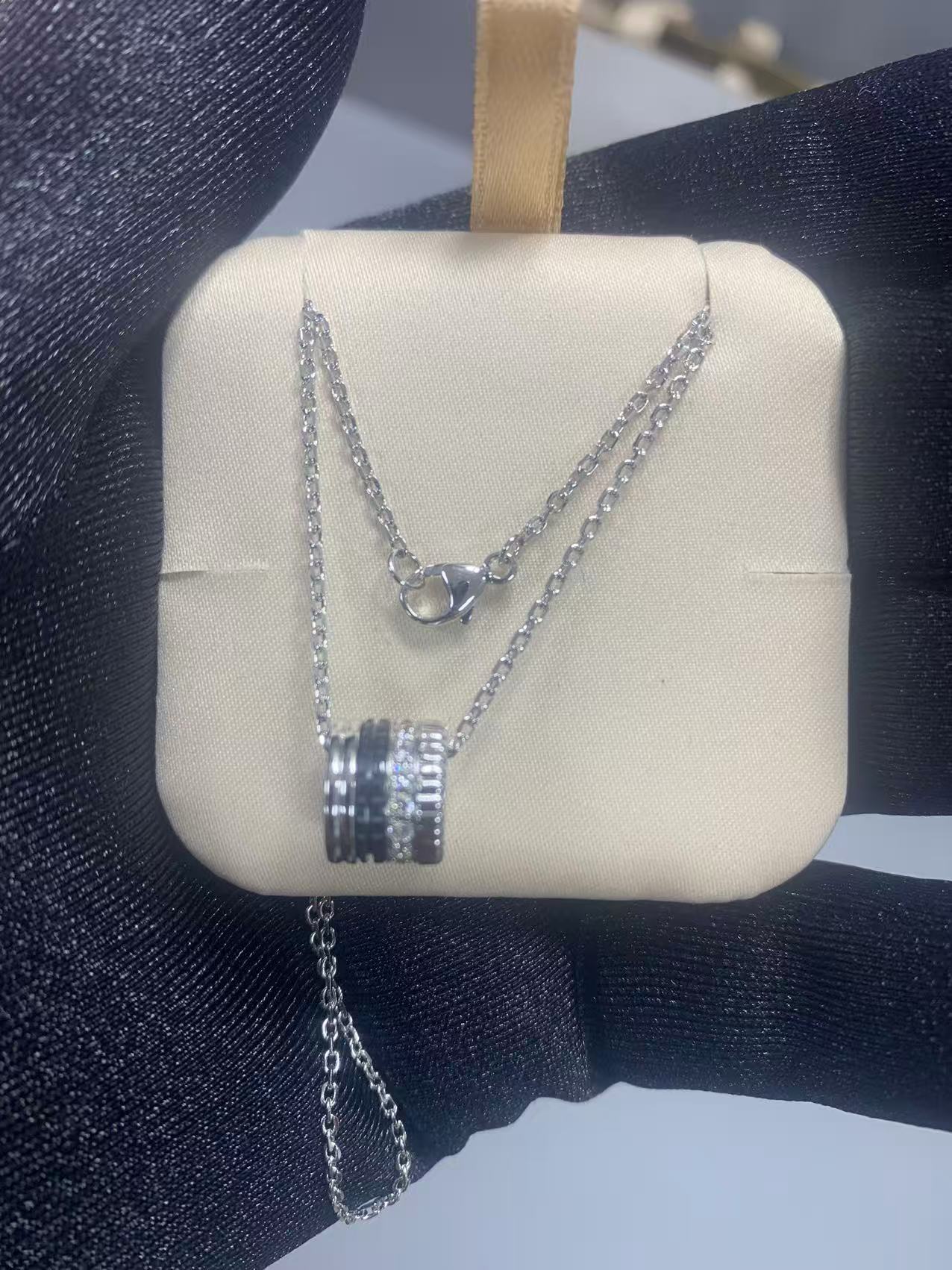 2026년 2월 25일 남*현님 부쉐론 콰트로 네크리스 검품 및 출고