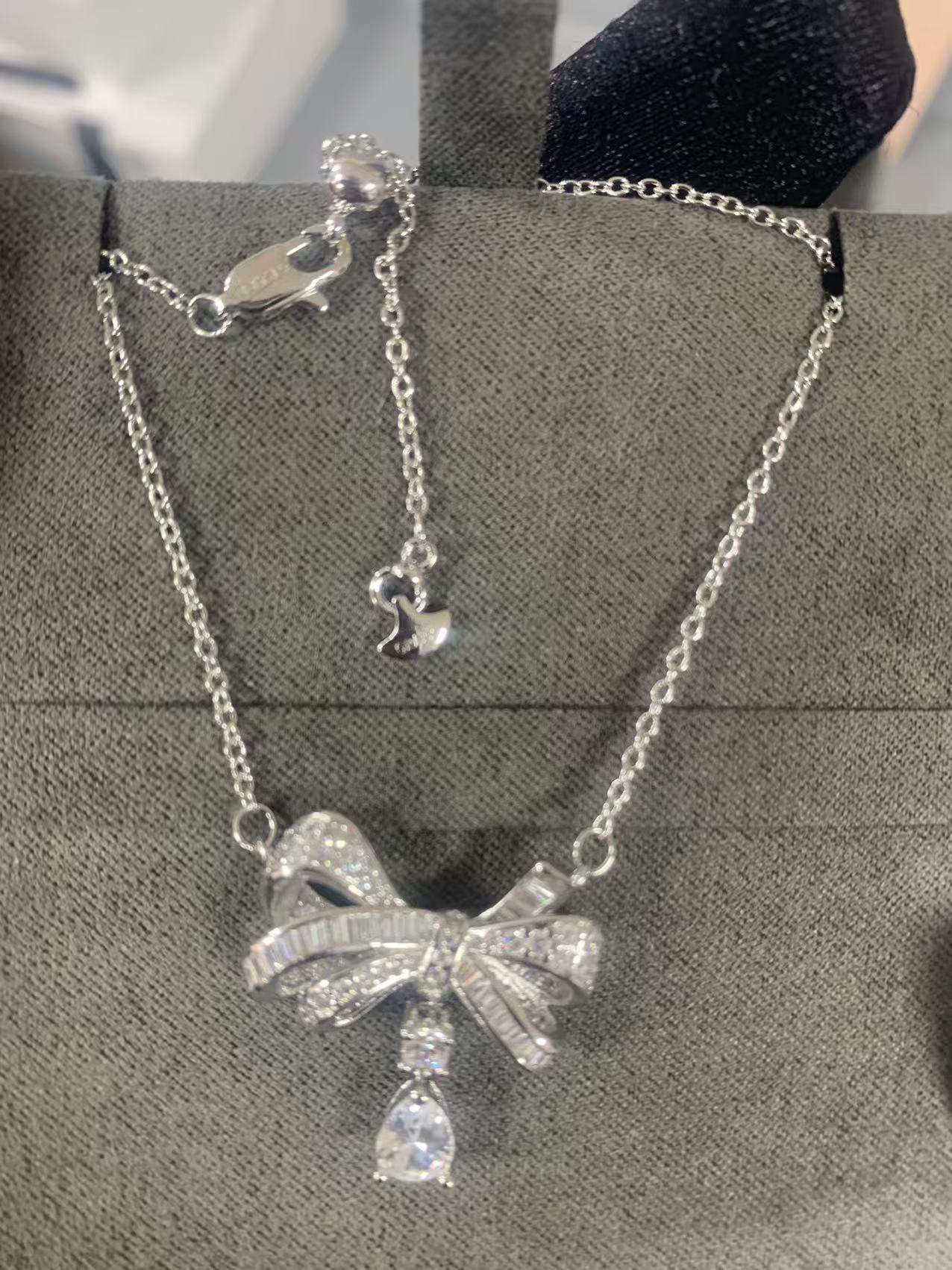 2026년 3월 17일 이*진 님 그라프 틸다의보우 네크리스 링 검품 및 출고