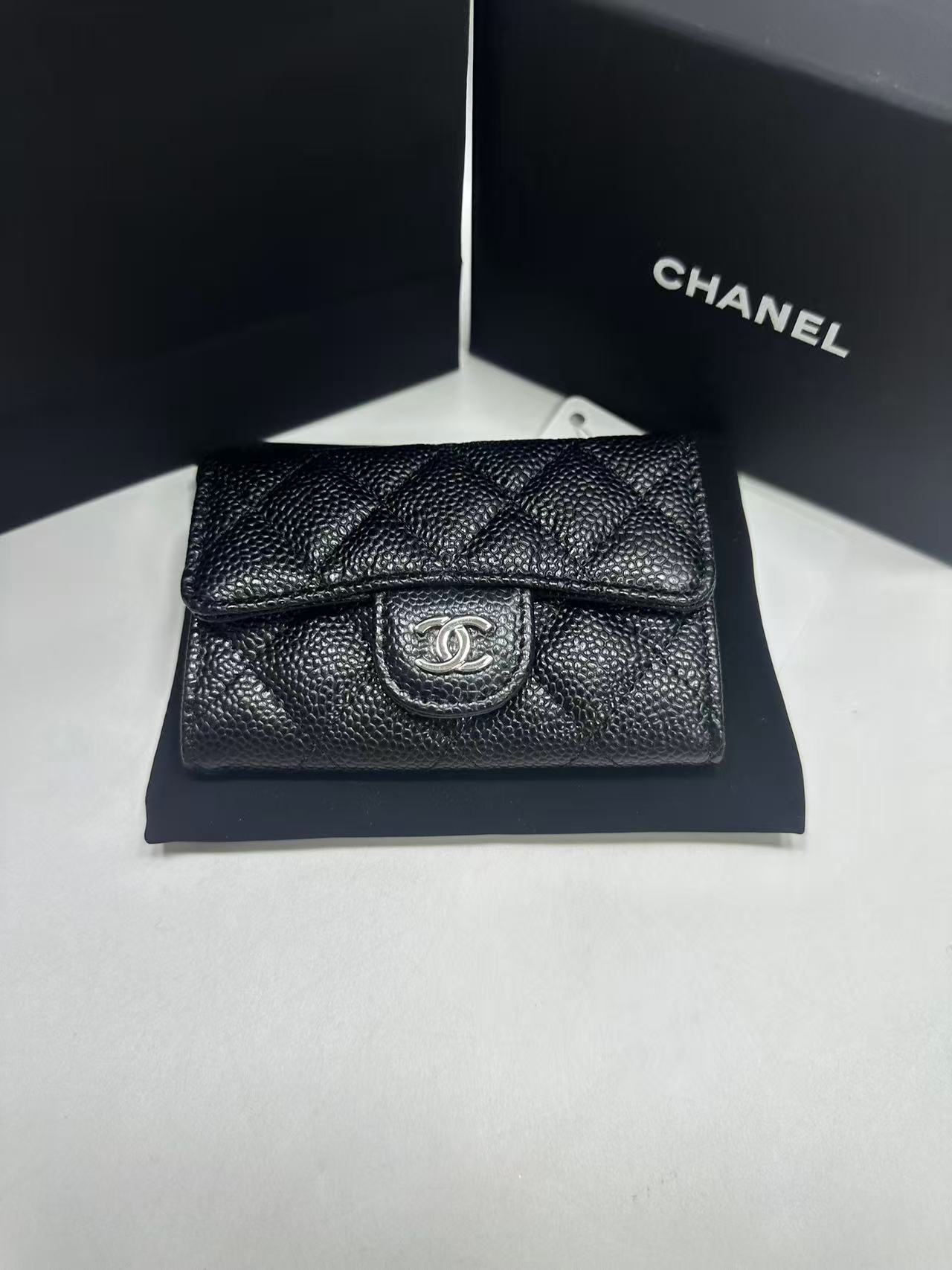 2026년 3월 27일 박*은님 샤넬 클래식 카드 홀더 검품 및 출고